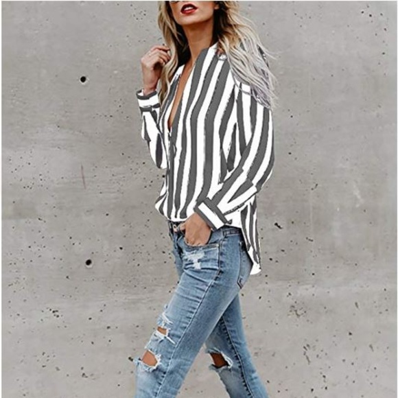 New Deep V-Neck Loose Casual Blouse Sz Small - Picture 3 of 4